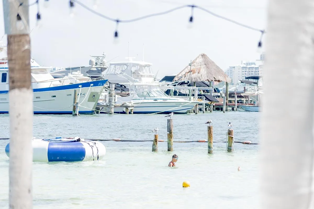 **** Resort Ocean View Cancun Arenas Mexico