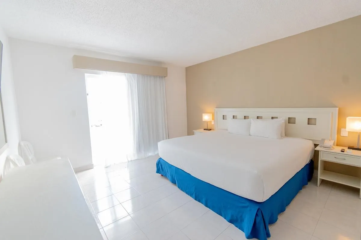 Ocean View Cancun Arenas