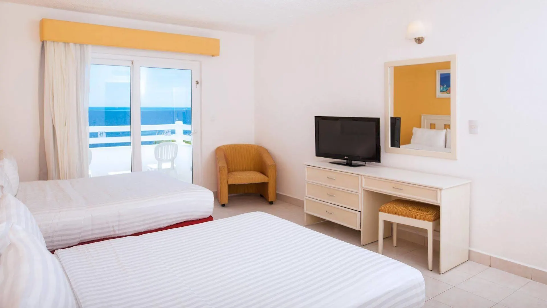 **** Resort Ocean View Cancun Arenas Mexico